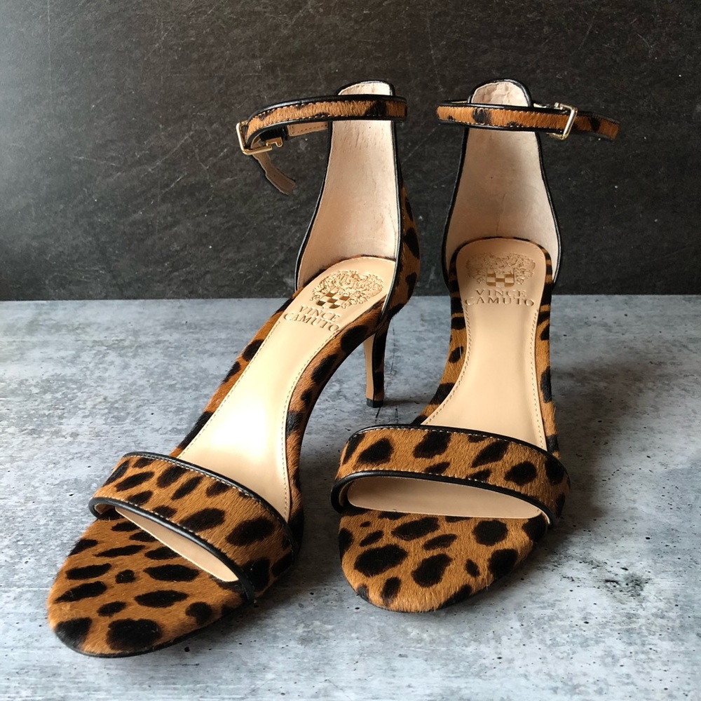 NWOT Vince Camuto Sandal Lux Leopard